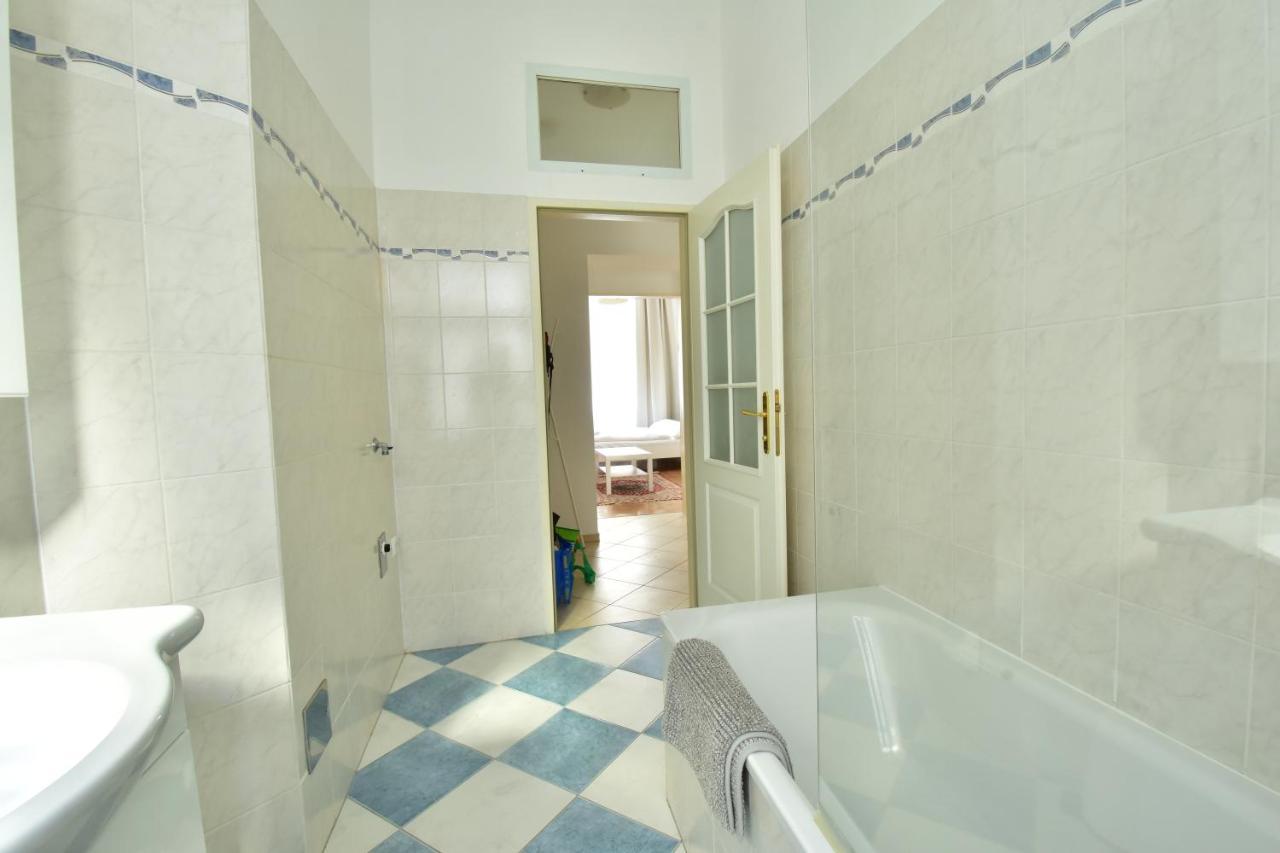Universum Apartment 3 Bécs Kültér fotó